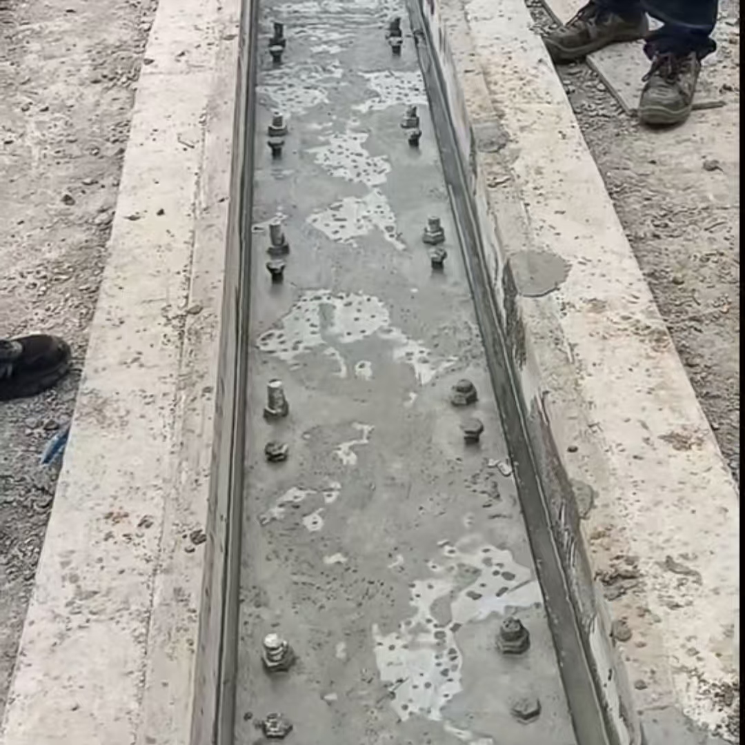 弥渡港口码头起重机龙门吊重型机械设备稳固用早强快凝轨道胶泥